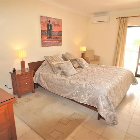 Apartmán Sleeps 4 Pool Wifi T691262