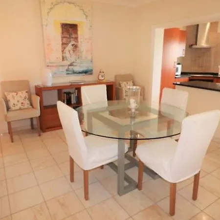 Sleeps 4 Pool Wifi T691262