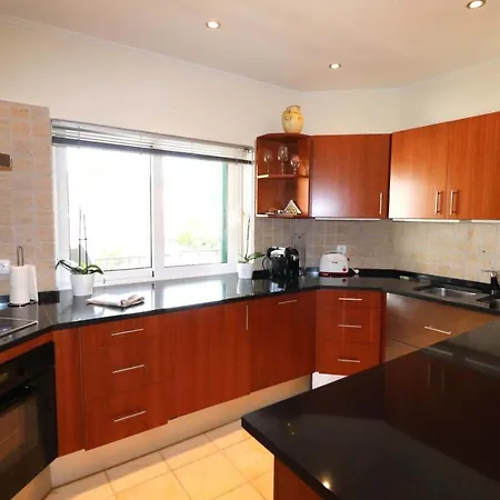 Apartmán Sleeps 4 Pool Wifi T691262 *