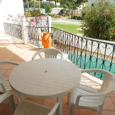 Sleeps 4 Pool Wifi T691262 Apartmán *